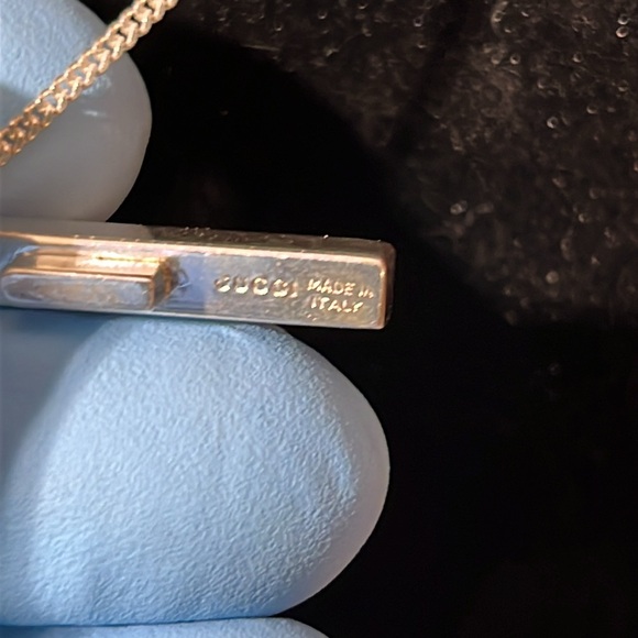 GUCCI STERLING SILVER CROSS 16” NECKLACE. - Picture 4 of 7